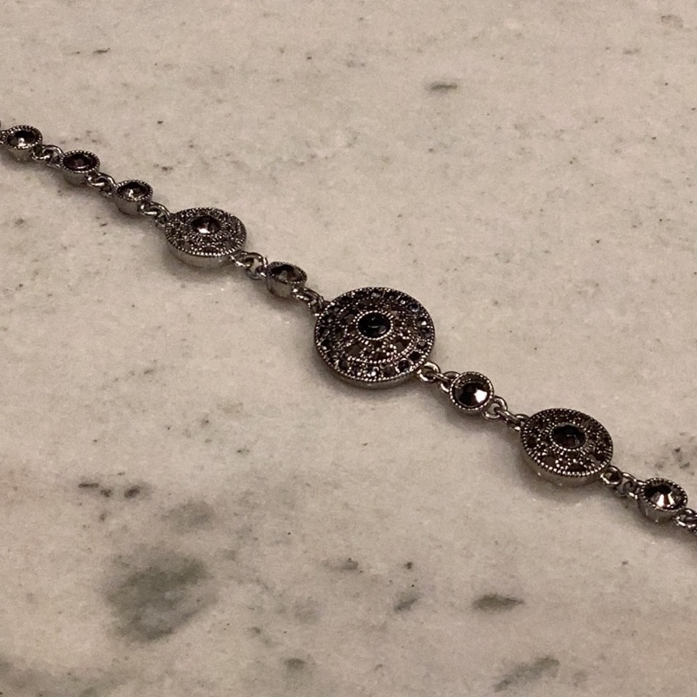 Silver marcasite circle bracelet - Picture 2 of 4